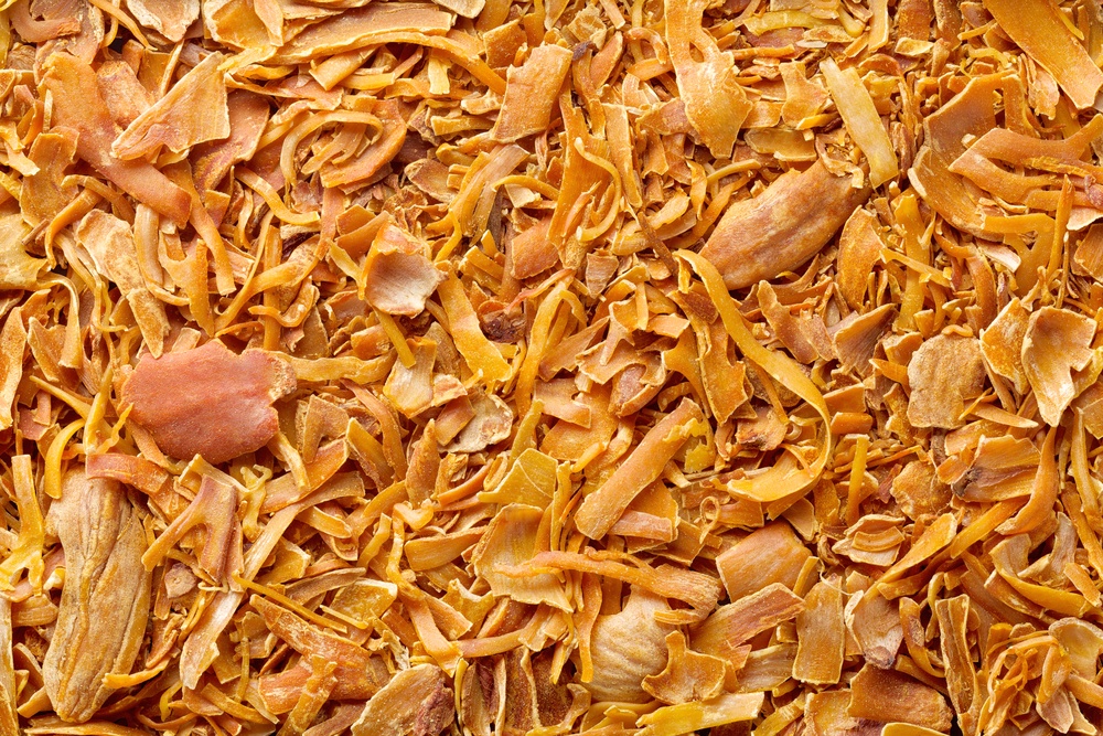 A dried spice called mace in a pile