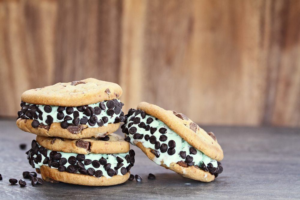 chocolate chip mint ice cream cookie