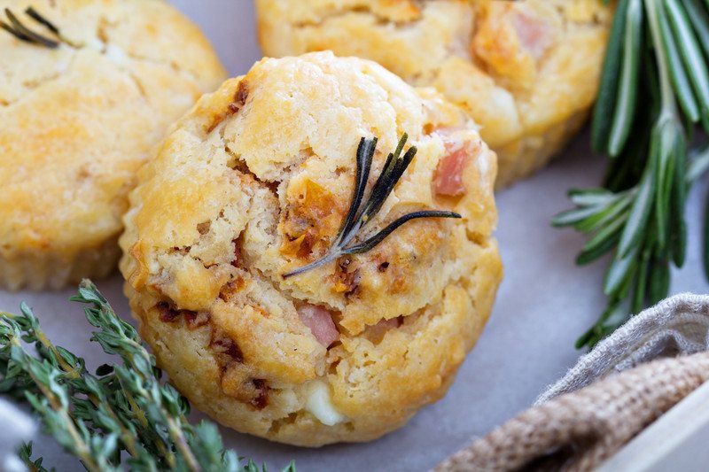 Savory muffins with ham and cheese