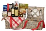 25 Italian Wine Gift Baskets For A Taste of Italy At Home | Food For Net