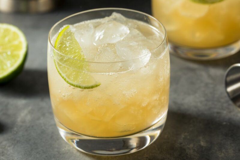 30 Alcoholic Drinks With Honey For A Sweet Treat | Food For Net