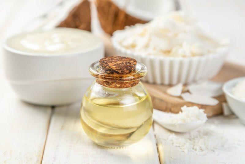 Several containers of coconut oil and a jar of MCT oil