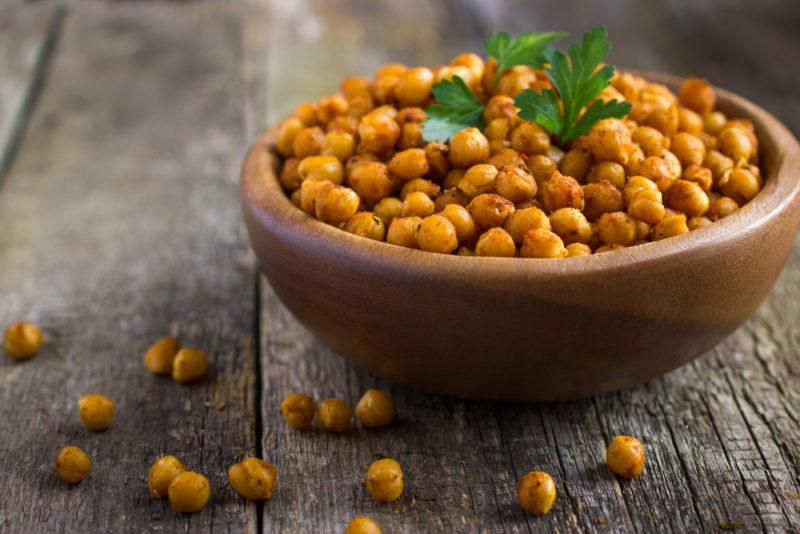 A bowl of roasted chickpeas