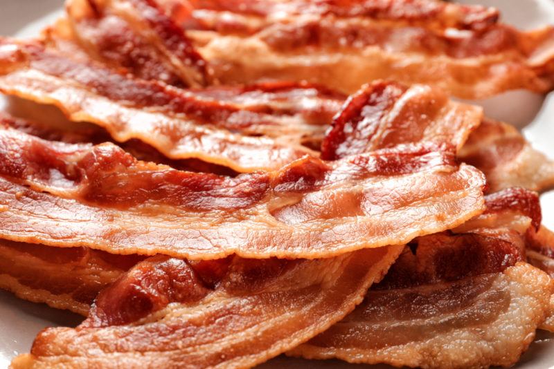 Bacon that has been cooked and is crispy