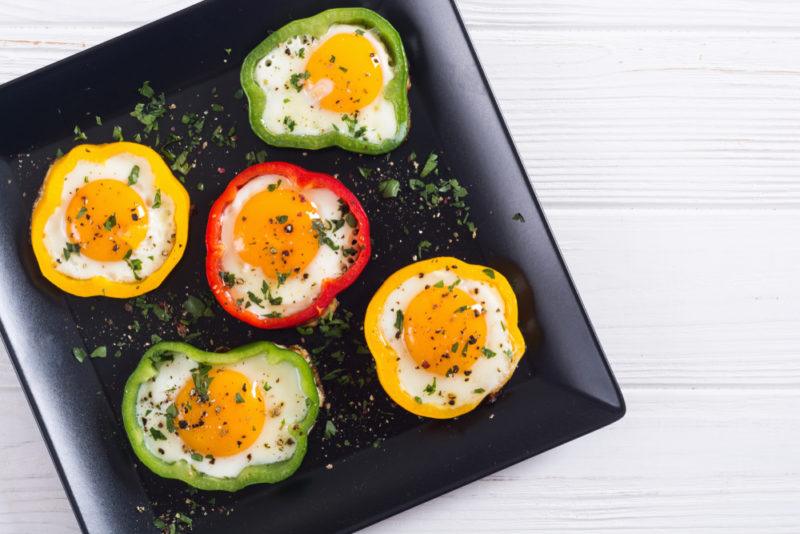 Eggs in pepper rings