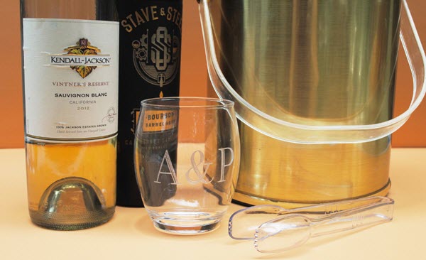 Engraved Stemless Acrylic Glass | Food For Net Stemless wine glass with a bucket and wine