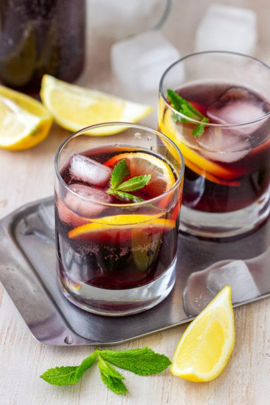 A cocktail with red wine and cola