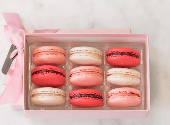 9 colored macarons