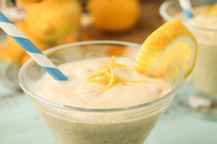 A lemon smoothie in a martini glass