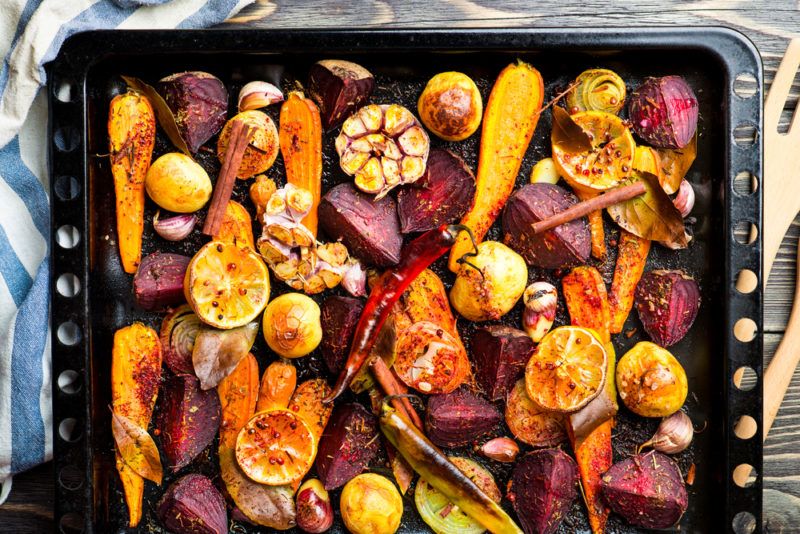 A baking sheet with roast beggies