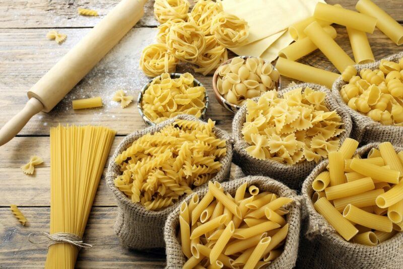 Small burlap bags filled with fresh pasta