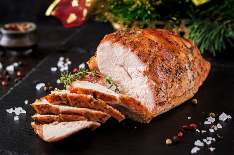 Roast turkey with turkey slices