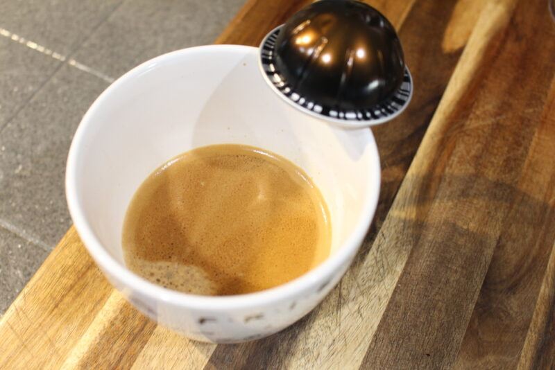 doppio espresso scuro in coffee cup