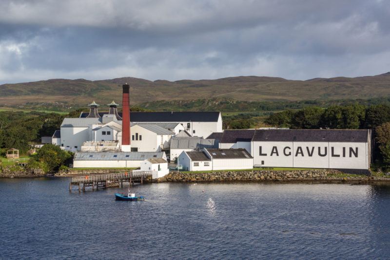 drone photo of lagavulin distillery building