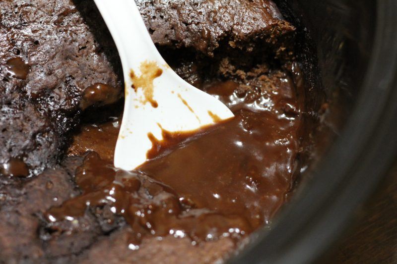 gooey-lava-cake-chocolate-sauce