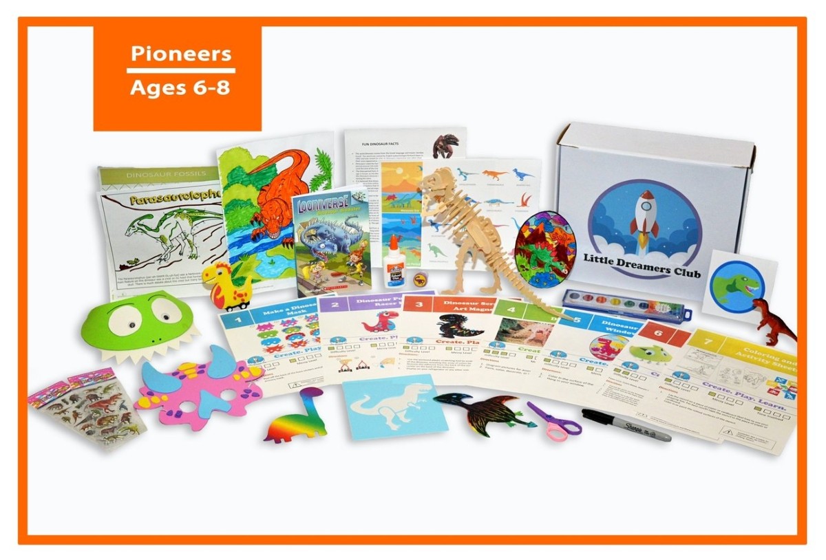 Little Dreamers Dinosaur craft kit for ages 6-8 with various small crafts including small model dinosaur, instructional cards, books, and more