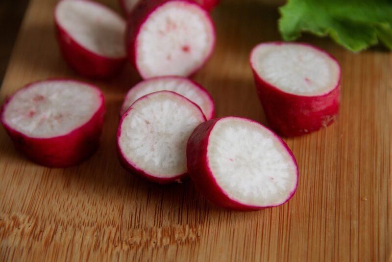 closeup image of a sliced red radish